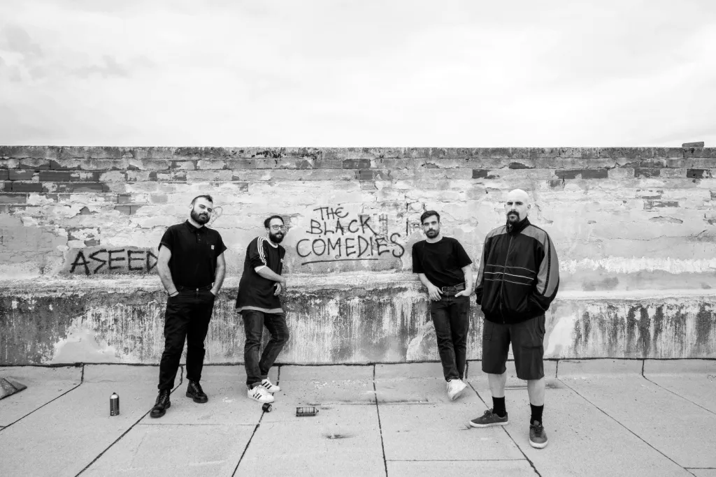 Oι Black Comedies θα Παίξουν Live σε Ένα Οινοποιείο vinyl record event banner